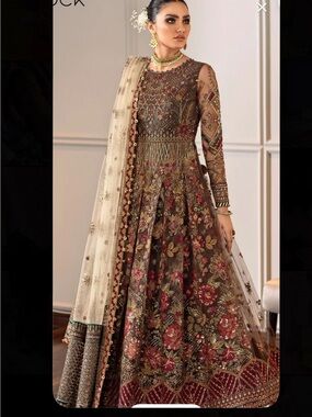 Pakistani Wedding Dress: Brown Salwar Kameez Maxi